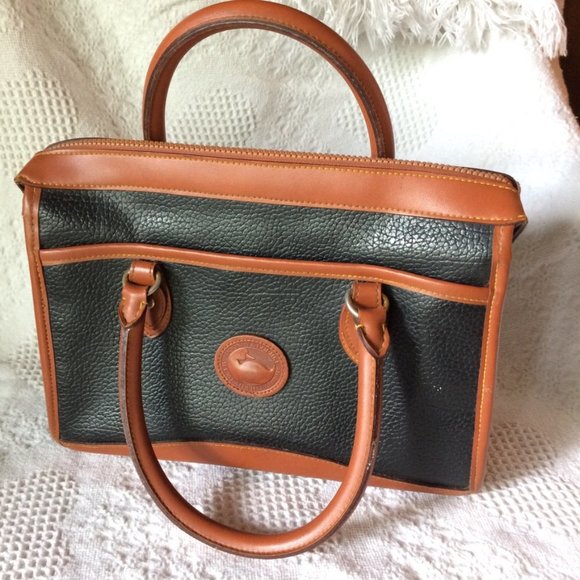 Dooney & Bourke Handbags - Vintage Classic Dooney and Bourke leather handbag